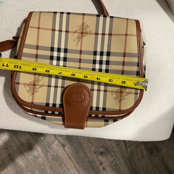 Burberry vintage crossbody bag . - Picture 11 of 13